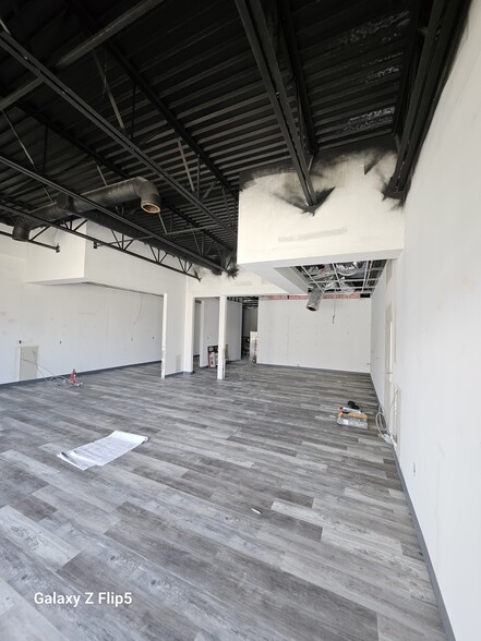 4919 N Main St, Baytown, TX for lease - Interior Photo - Image 2 of 5