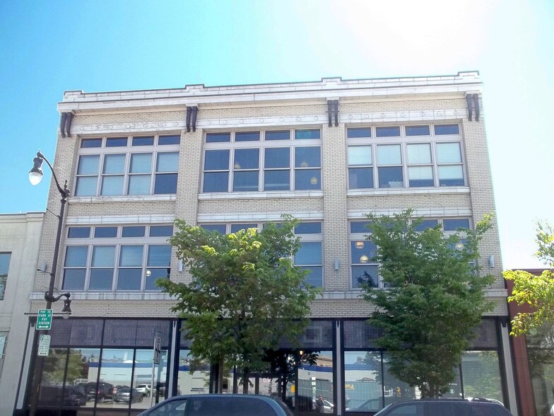 733-737 Main St, Buffalo, NY à louer - Photo du bâtiment - Image 3 de 6