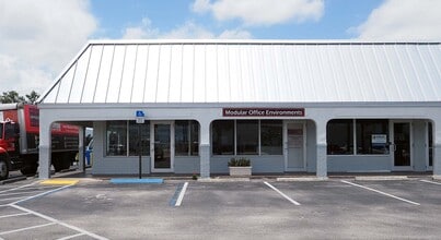 1900-2261 NW 29th St, Oakland Park, FL for lease Interior Photo- Image 1 of 9