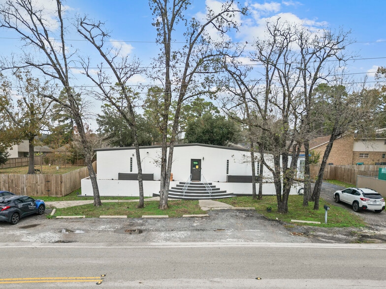 119 Old River Rd, Montgomery, TX for sale - Primary Photo - Image 1 of 23