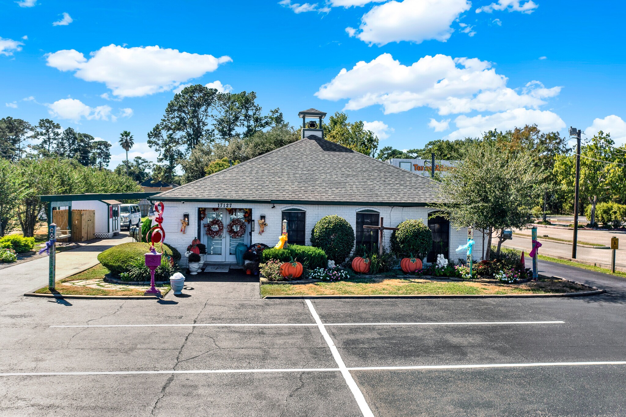 17127 Red Oak Dr, Houston, TX for sale Primary Photo- Image 1 of 17