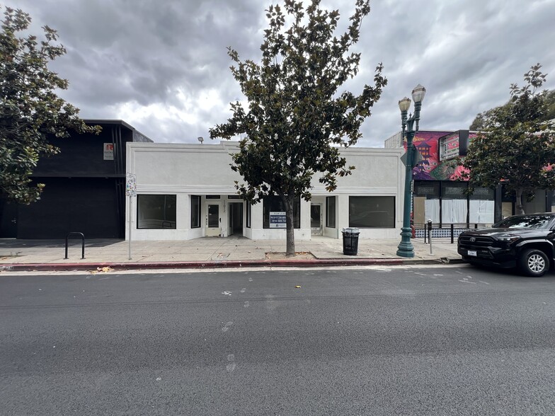 11012 Magnolia Blvd, North Hollywood, CA for lease - Building Photo - Image 1 of 14