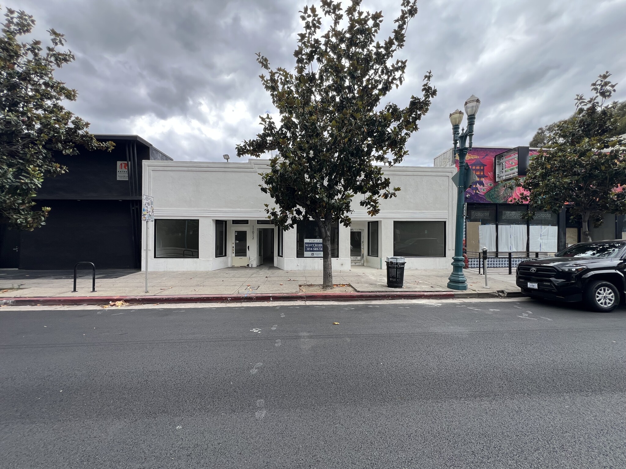 11012 Magnolia Blvd, North Hollywood, CA for lease Building Photo- Image 1 of 15