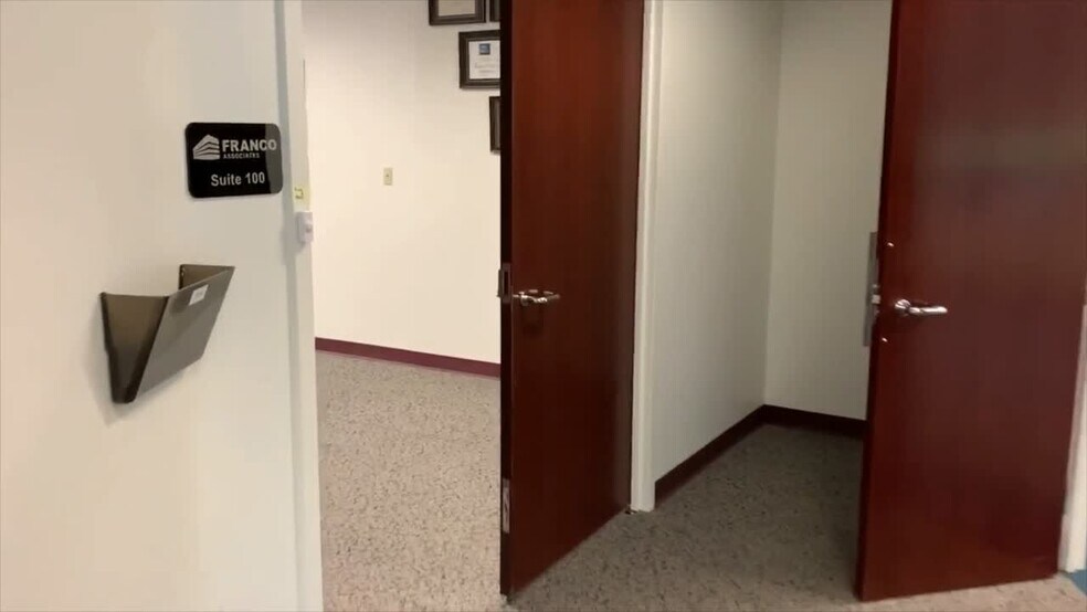 1501 Ardmore Blvd, Pittsburgh, PA à louer - Vidéo sur l’inscription commerciale - Image 2 de 11