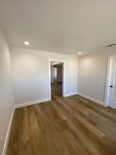 11120 Burbank Blvd, North Hollywood, CA à louer Photo intérieure- Image 2 de 15