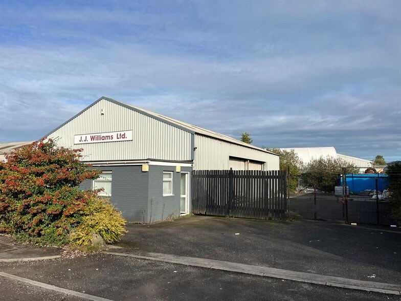 75 Village Farm Industrial Estate, Pyle for sale - Primary Photo - Image 1 of 1