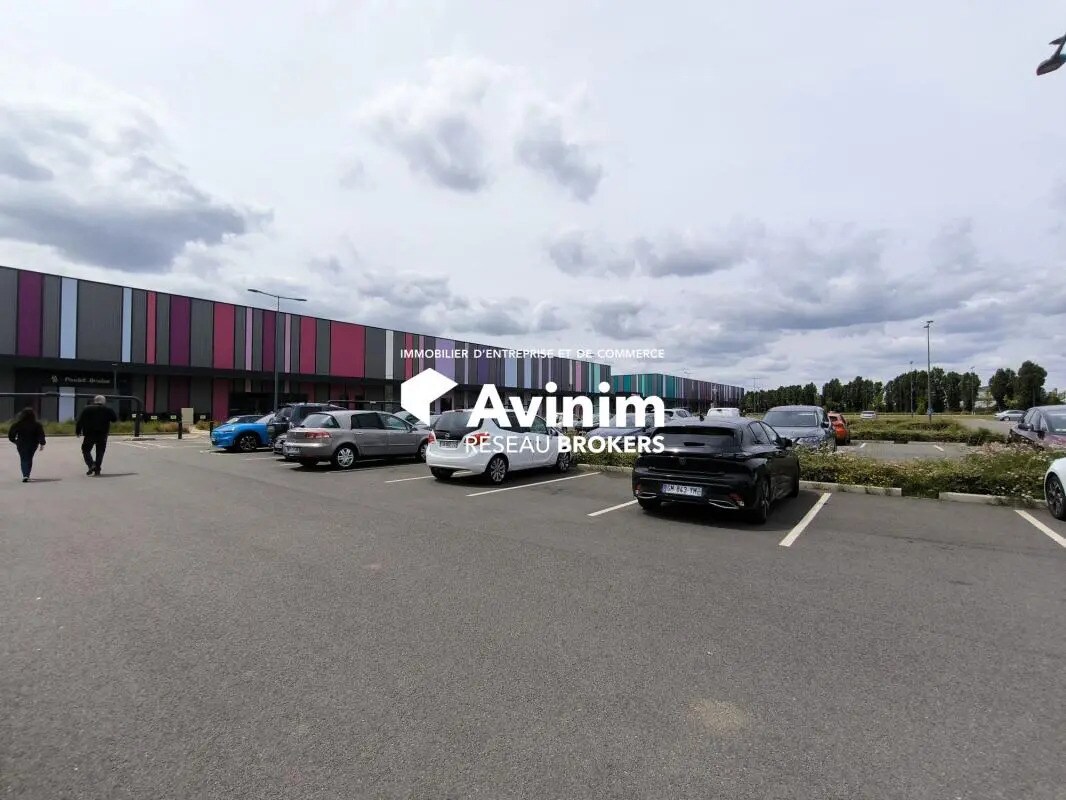 Retail in Dreux for lease Building Photo- Image 1 of 4