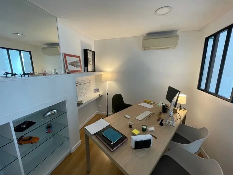 Retail in Bordeaux for lease - Building Photo - Image 3 of 4