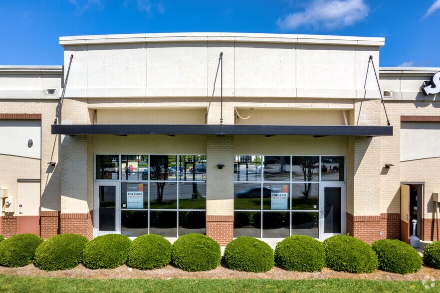 8506 S Tryon St, Charlotte, NC à louer - Photo du bâtiment - Image 3 de 6