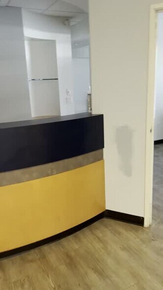 1580 W El Camino Real, Mountain View, CA à louer - Vidéo sur l’inscription commerciale - Image 2 de 4