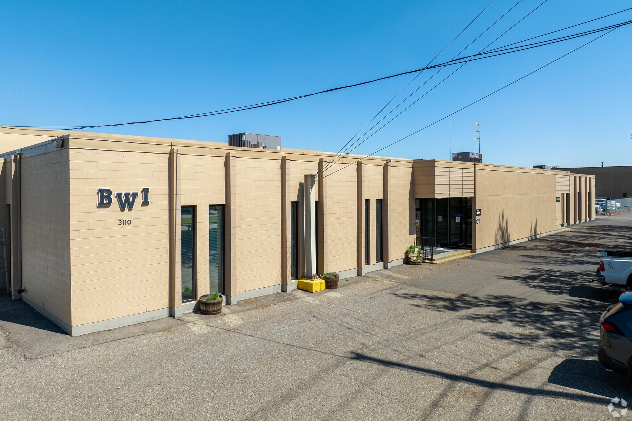 3110-3112 80th Ave SE, Calgary, AB à vendre Photo principale- Image 1 de 1