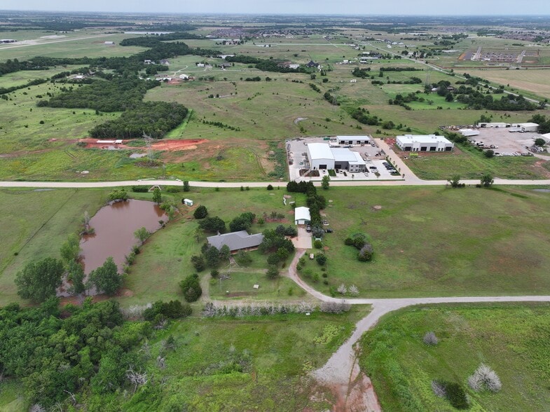 11601 Morgan Road, Yukon, OK à vendre - Photo du bâtiment - Image 3 de 7