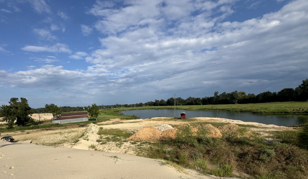 CR-2132, Cleveland, TX à vendre - Photo du bâtiment - Image 2 de 6