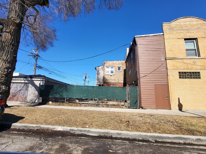 3700 N Kedzie Ave, Chicago, IL à louer - Photo du bâtiment - Image 2 de 2