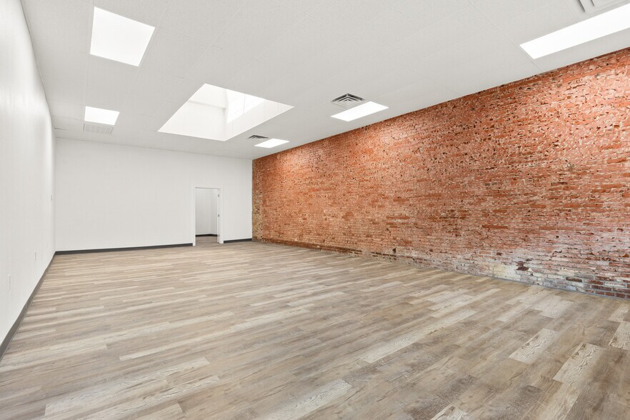 122 Broadway St, Chico, CA for lease - Building Photo - Image 2 of 9