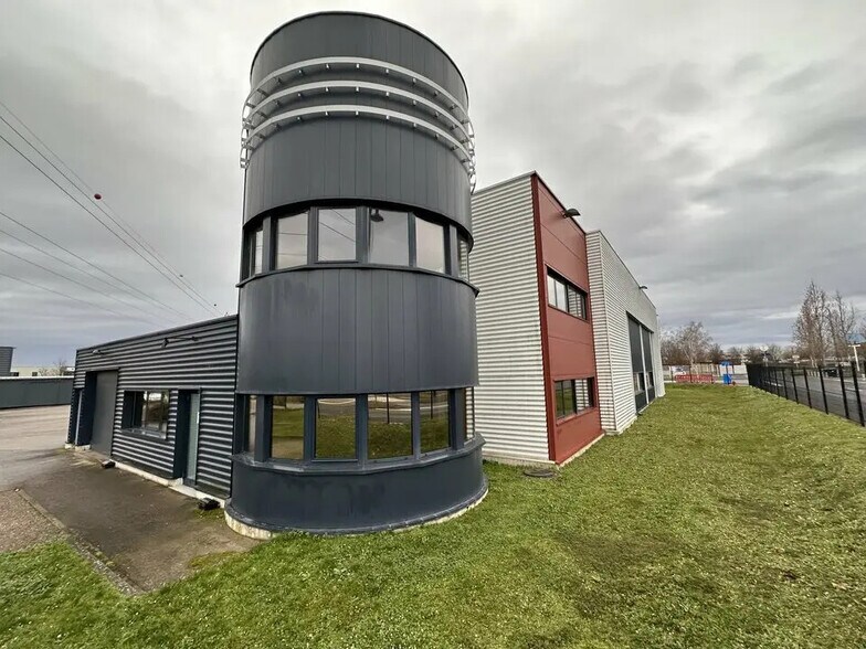 Industriel dans Wolfisheim à louer - Photo du bâtiment - Image 2 de 13