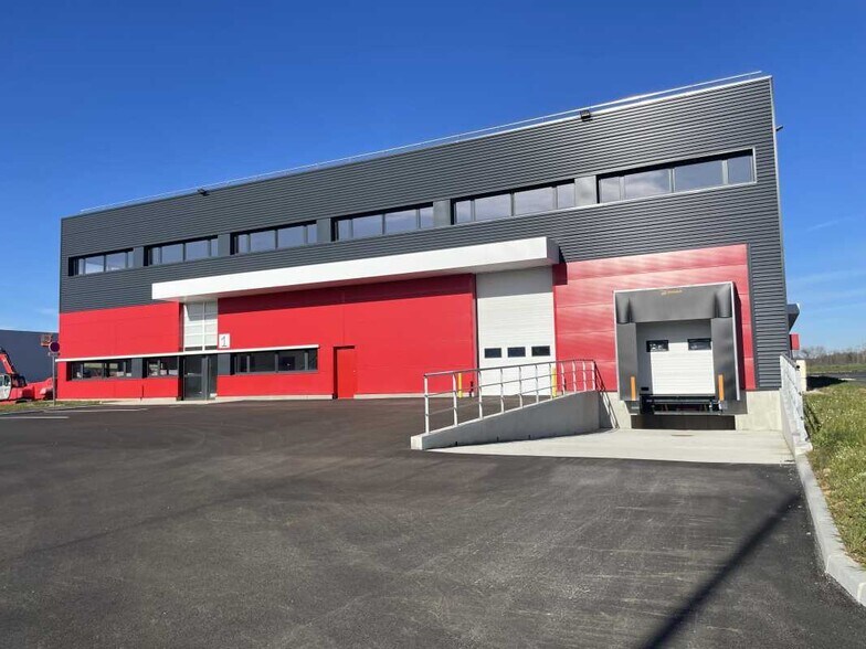 Chemin De Savoyan, Heyrieux for lease - Building Photo - Image 2 of 8