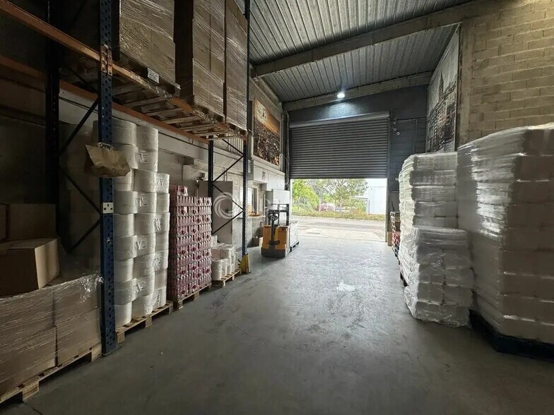 Local d'activités dans Sarcelles à vendre - Photo du bâtiment - Image 3 de 7