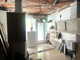 Plus de détails pour Multi-résidentiel à vendre