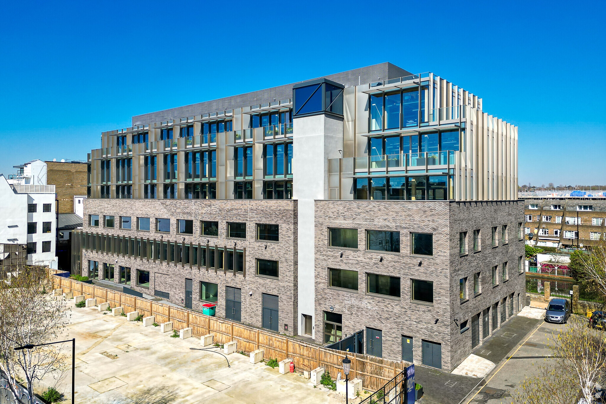 326 Kensal Rd, London for lease Primary Photo- Image 1 of 7