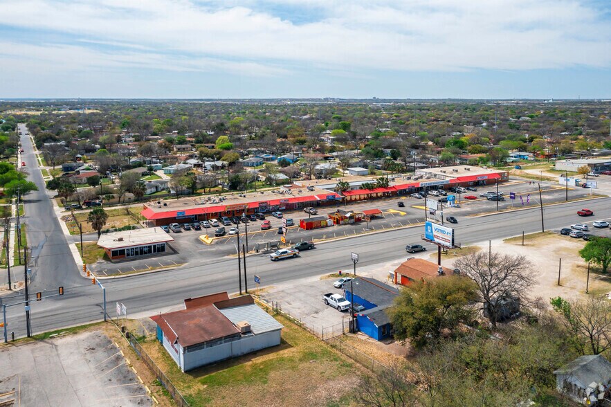 3646-3678 Culebra Rd, San Antonio, TX à louer - Photo du bâtiment - Image 2 de 5