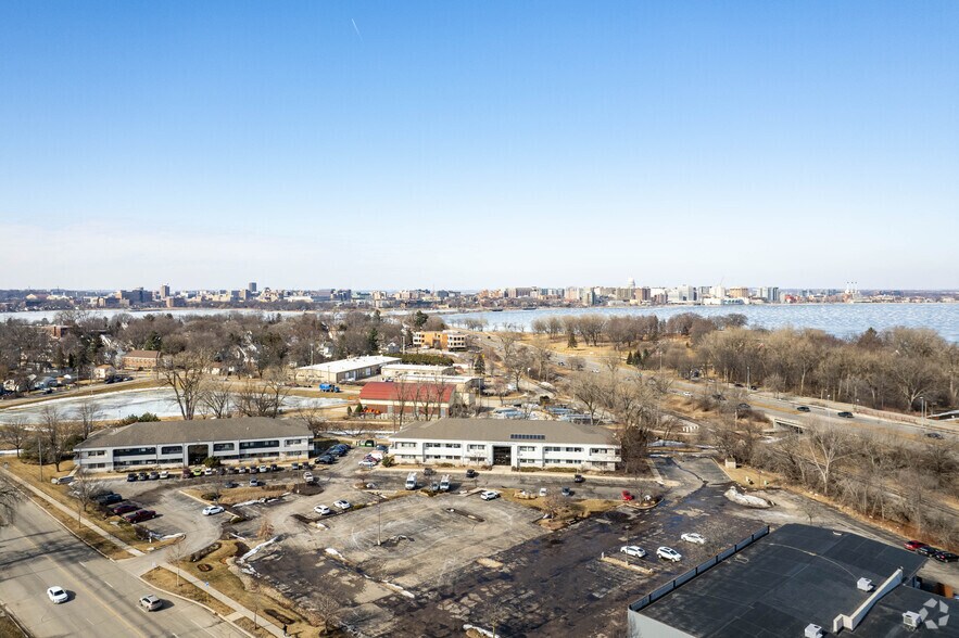 128 E Olin Ave, Madison, WI à louer - Aérien - Image 2 de 3