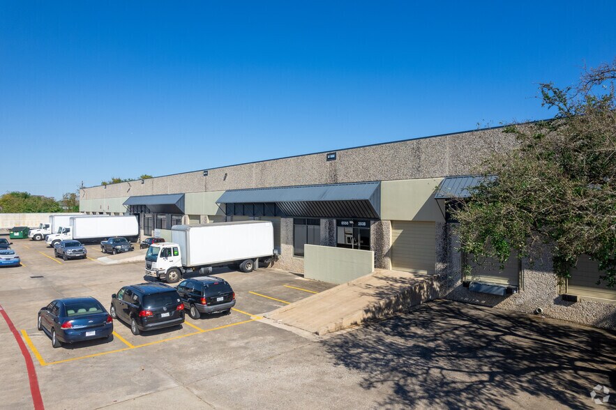 6550 Long Point Rd, Houston, TX à louer - Photo du bâtiment - Image 2 de 5