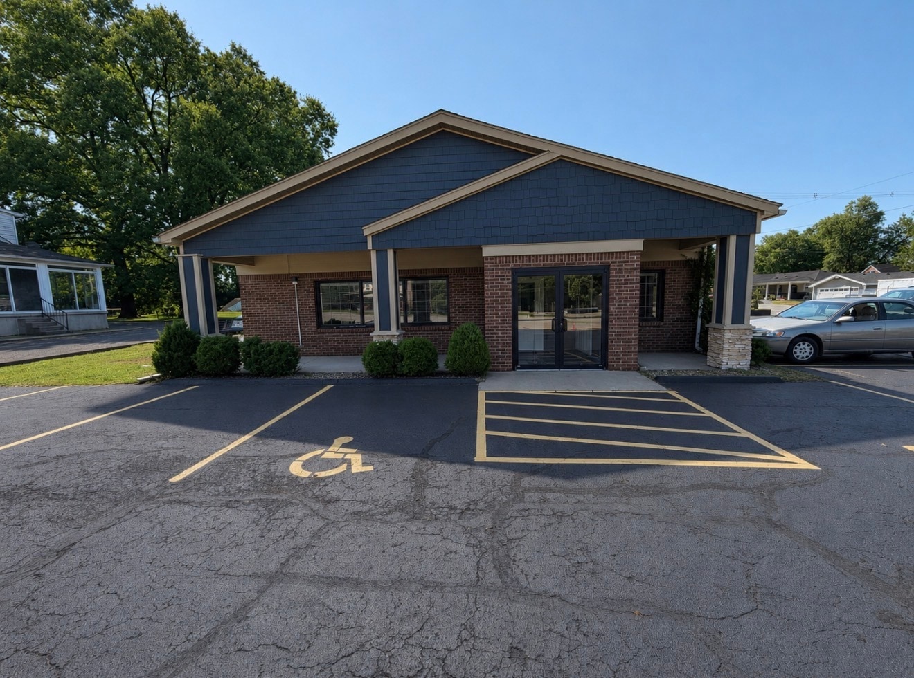 319 Cathedral Manor, Bardstown, KY for lease Building Photo- Image 1 of 19