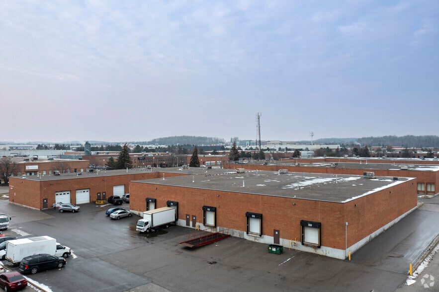 101 Citation Dr, Vaughan, ON à vendre - Photo du bâtiment - Image 3 de 5