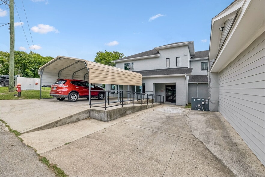 4500 Nolensville Pike, Nashville, TN à vendre - Photo du bâtiment - Image 3 de 27