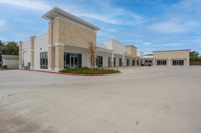 More details for 325 N Saginaw Blvd, Saginaw, TX - Office/Medical, Office/Retail for Lease