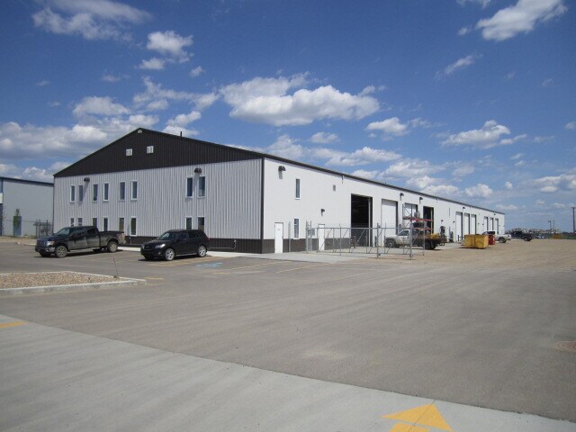6302 66 St, Lloydminster, AB à vendre - Photo du bâtiment - Image 3 de 5