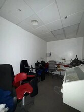 Office/Medical in Paris for lease Interior Photo- Image 2 of 15