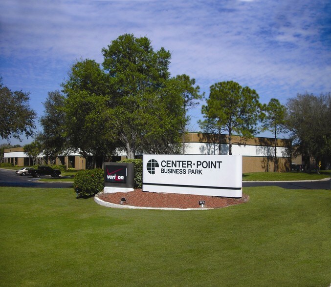 1911 N Us Hwy 301, Tampa, FL à louer - Photo du bâtiment - Image 2 de 10