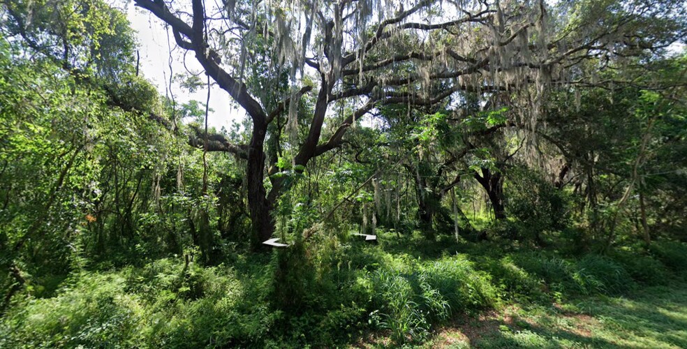 37920 Ricker Dr, Lady Lake, FL for sale - Building Photo - Image 2 of 6