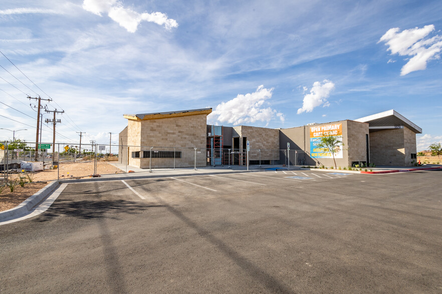 3570 Rich Beem Blvd, El Paso, TX for lease - Building Photo - Image 1 of 12