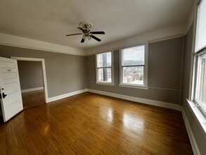 306 W Main St, Frankfort, KY à louer Photo intérieure- Image 2 de 8