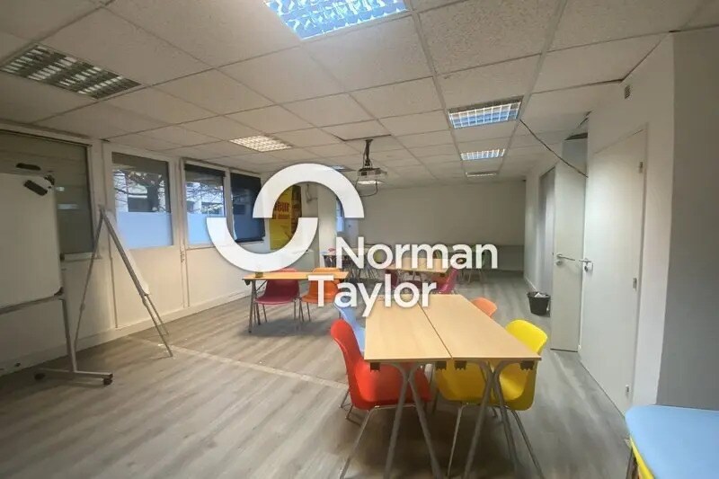 Office in Montpellier for lease - Building Photo - Image 2 of 5