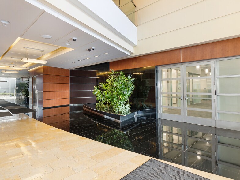 2151 E Grand Ave, El Segundo, CA à louer - Photo du bâtiment - Image 2 de 17