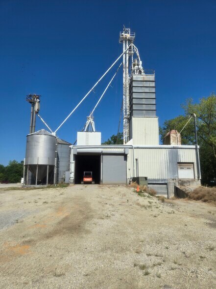 10199 S Wayne Rd, Warren, IN à vendre - Photo du bâtiment - Image 3 de 36