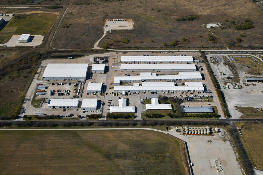 2321 N Masch Branch Rd, Denton, TX à louer - Photo du bâtiment - Image 1 de 23