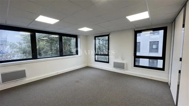Office in Lognes for lease - Interior Photo - Image 2 of 8