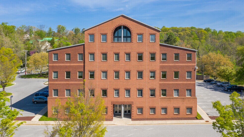 6115 Falls Rd, Baltimore, MD for lease - Building Photo - Image 2 of 5