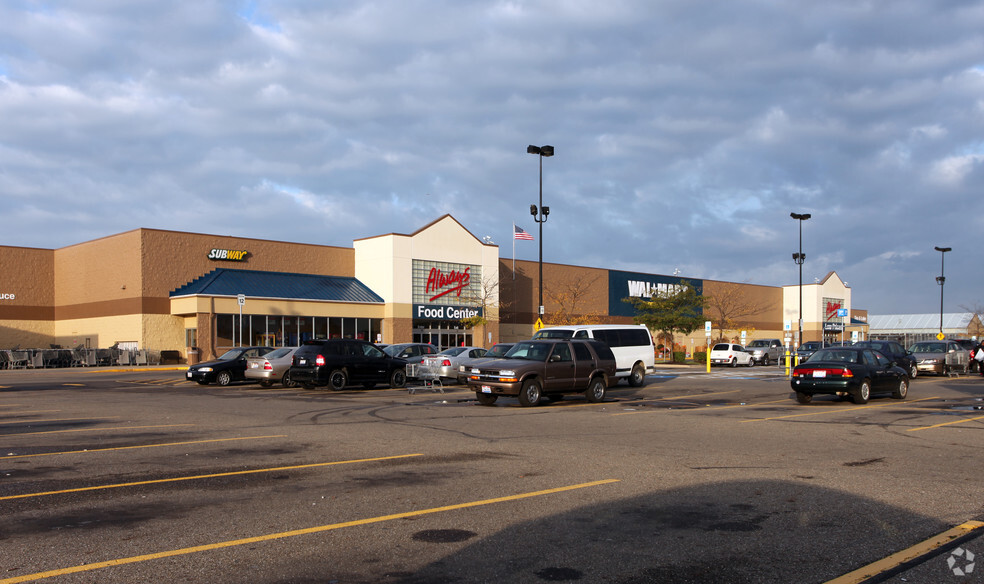 1 Marketplace Dr, Massillon, OH for lease - Building Photo - Image 2 of 4