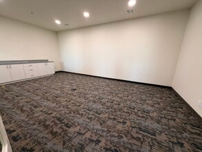 30 S Louisiana St, Kennewick, WA à louer Photo intérieure- Image 2 de 15