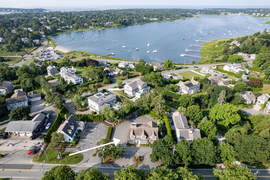 697 Main St, Chatham, MA for sale - Primary Photo - Image 1 of 47