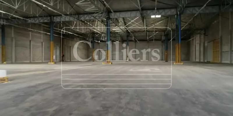 Industrial in Nîmes for lease Interior Photo- Image 1 of 6