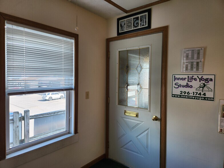 1137 Van Voorhis Rd, Morgantown, WV à louer - Photo du bâtiment - Image 2 de 12