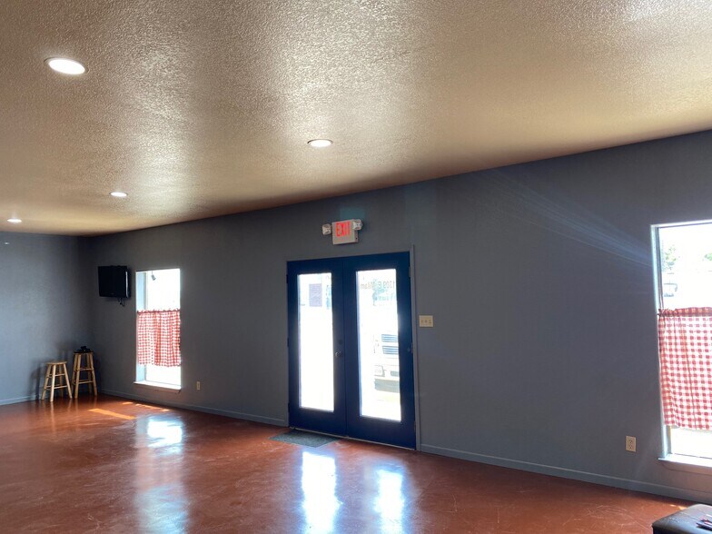 1309 E Milam St, Mexia, TX à vendre - Photo intérieure - Image 2 de 36