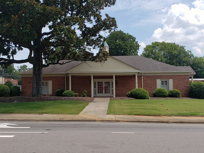 201 Monroe St, Carthage, NC for lease - Primary Photo - Image 1 of 11